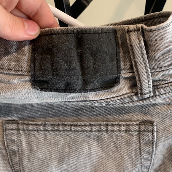 American Eagle ripped Jean shorts - Picture 3 of 4